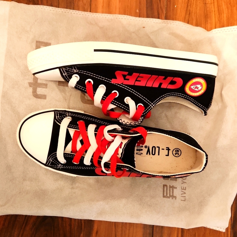 Womens Kansas City Chiefs size 7 1/2/8